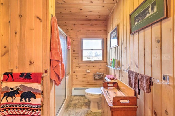 Family-Friendly Troy Getaway with Furnished Deck image 13